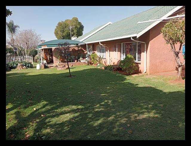 4 BEDROOM HOUSE FOR SALE IN EDLEEN